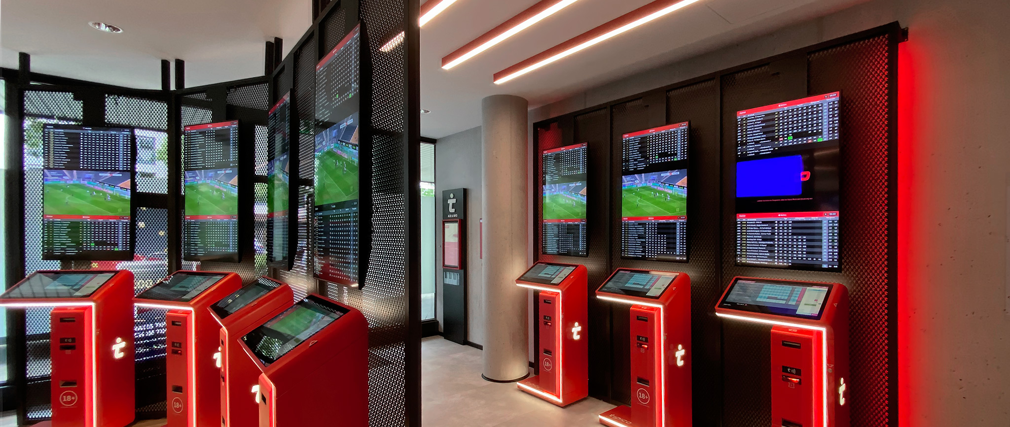 Tipico Shop Eingang mit Fast Lane und Wettautomaten