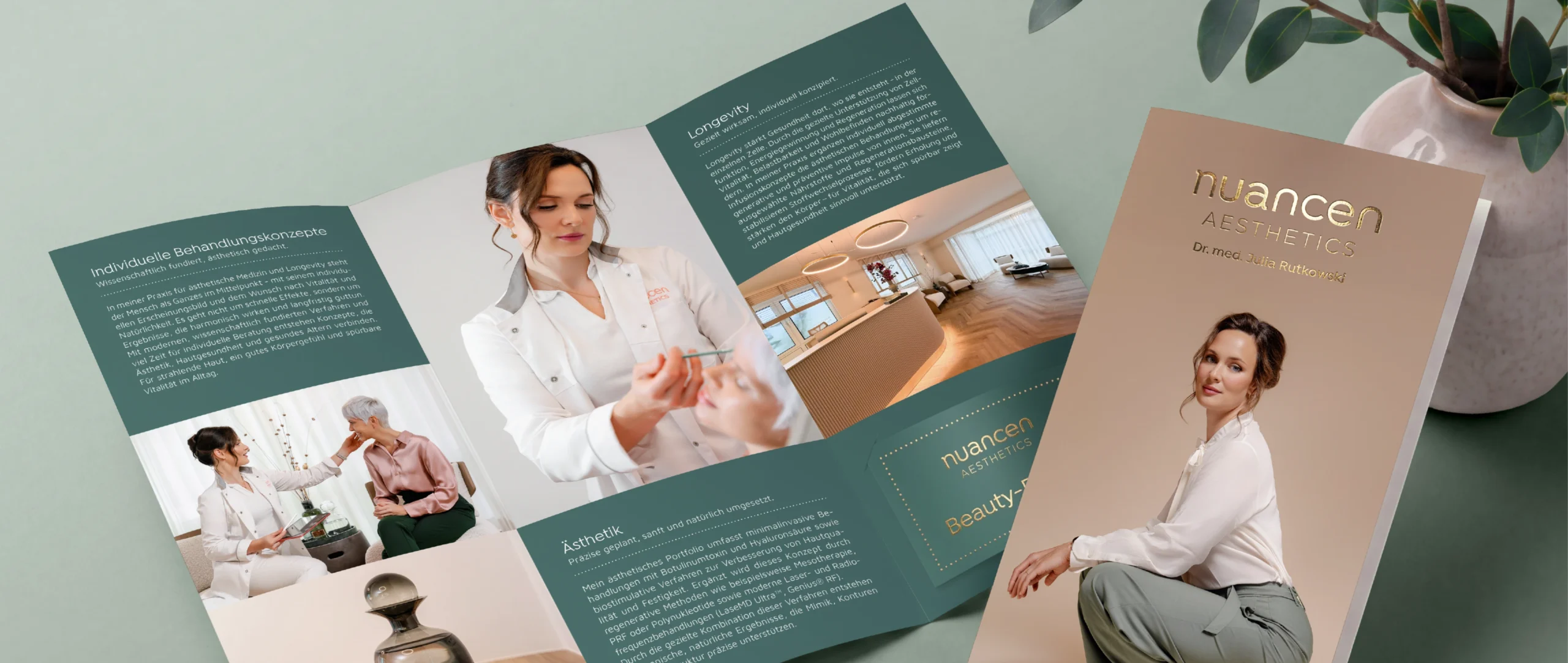 Branding Werbeflyer für Medizin-Praxis von Preussisch Portugal