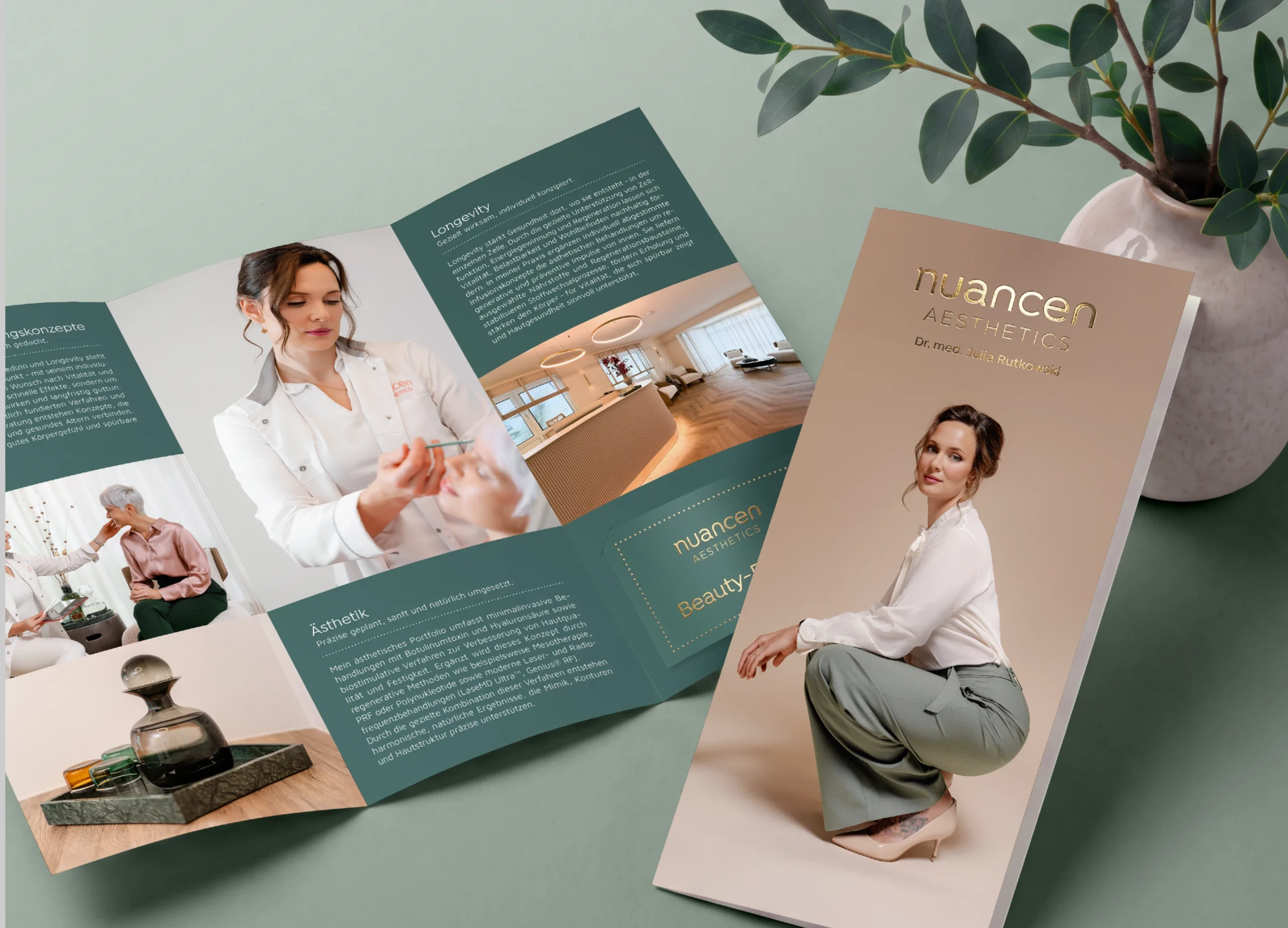 Branding Werbeflyer für Medizin-Praxis von Preussisch Portugal